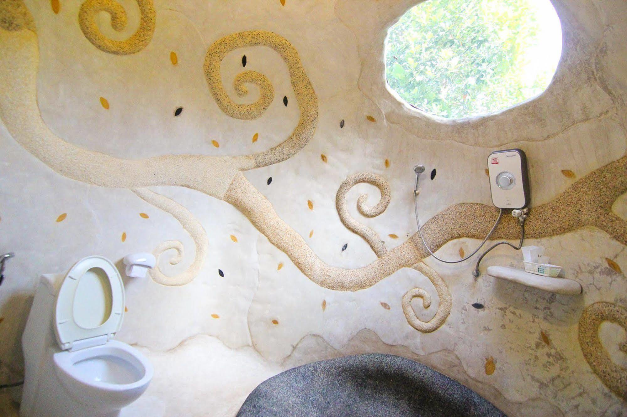 Naidee Sculptured Huts Hotel Hua Hin Exterior photo